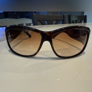 Gucci GG 2592/S brown tortoise sunglasses